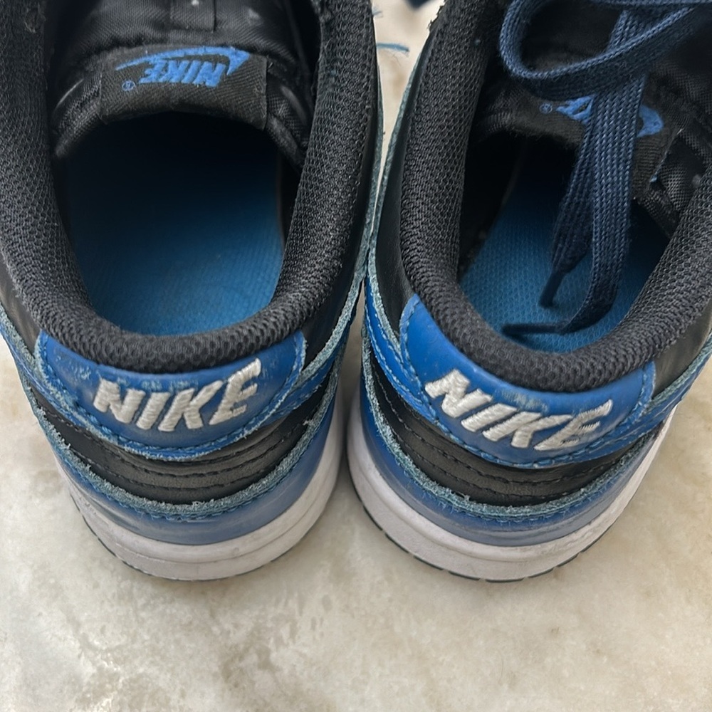 Nike Black and White Low-Top Sneakers - Picture 8 of 8